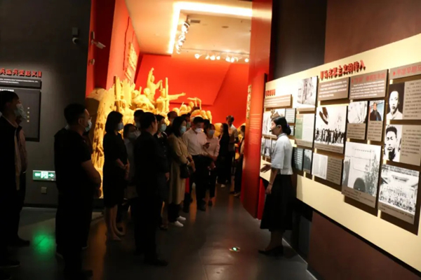 平?jīng)鲢垂军h委組織各支部開展“重溫歷史、砥礪前行”(圖2)